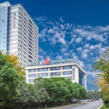 美团 【维也纳3好酒店、水墨江南159元通兑】锦 江爆款团购-多店单晚 麗枫，喆啡，潮漫等品牌原价196元 现价159元