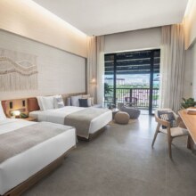 三亚绿杉壹居度假酒店2晚+绿苗亲子活动+迷你吧+精美旅拍+绿漫主泳池常规小泳圈体验+绿漫主泳池桨板体验30分钟1次...1976元