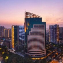 常州富都voco酒店1晚+双人乐享龙眼摩天轮原价1708元，现价708，美团月卡仅703