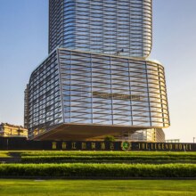 富春江励骏酒店2晚+400㎡自动循环四季恒温泳池+欢迎点心或巧克力一份+酒店G层足道抵用券两份+澳门励骏茶餐厅港式...原价1332元，现价899