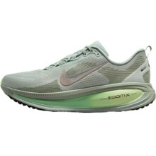 NIKE耐克男子NIKE VOMERO 18运动训练跑步鞋HM6803-002659.7元 (券后省5)