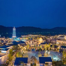 美团 婺源婺女洲五显岛轻奢酒店1晚+箭道馆射箭体验+双人婺女洲景区入住期间无限次入园门票+双人婺女洲水乐园门票原价999元 现价499