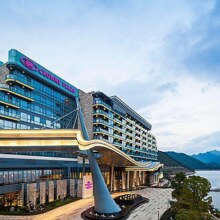 千岛湖皇冠假日酒店+双早+小火车体验+农夫山泉参观原价1606.03 现价563元