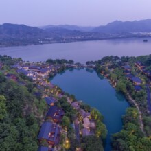 杭州富春芳草地臻品之选度假酒店 山景别墅一居 1 晚777元