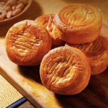 海博士蛋月烧 月饼 40g 五仁+蛋黄+黑芝麻 30个21.9元 (券后省10)