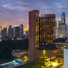 深圳富临大酒店 城景高级双床房 1 晚288元