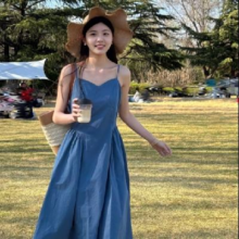 senma 森马 纯棉 夏季优雅法式显瘦V领纯色连衣裙68元