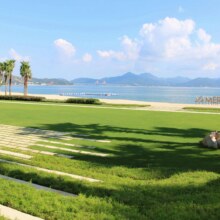 美团 惠州小径湾艾美酒店2晚+北纬22°咖啡券1张+民族写真旅拍5张现价1788元2晚（合894元/件）（需领券），原价4798元（合2399元/件）