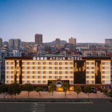 美团【暑期出游不加价亚朵集团通兑】409单晚 含双早  多店通兑原价545元 现价409元