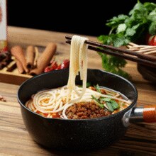 云南地道小锅米线！泰板扎 香辣杂酱小锅云南米线 273g*4盒￥29.90 7.0折