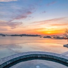 美团 舟山保利郡雅开元森泊度假酒店2晚+森泊水乐园/幻想岛二选一门票4张+专属旅拍礼遇+大堂非遗拓印体验1份+首日欢迎水...原价3998元 现价2298元