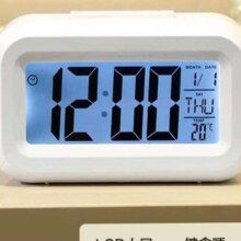 夜光电子钟 随机颜色发货静音闹钟 夜光贪睡计时器（无电池）5元（需领券）