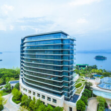千岛湖绿城度假酒店 5号楼湖景亲子套房1晚+早餐3份+双人骑行1小时+尊享旅拍1份原价999元，现价399元