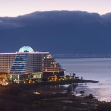 美团 大理维笙山海湾酒店2晚+免費接机/接站+当地特色伴手礼+欢迎水果1599元