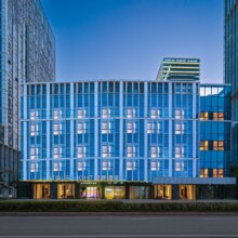 美团 【暑期不加价】 亚朵集团轻居酒店914元（需领券，合304.67元/件）