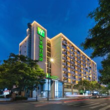 美团酒店 丽江古城智选假日酒店2晚+24小时大堂自助咖啡+自助洗衣服务4晚3132元（合391.5元/晚）可分开核销，过期退随时退