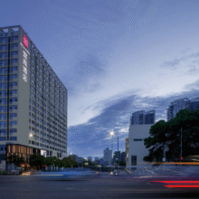 超值低价！美团 东呈酒店集团 宜尚品牌全国358元/2晚不加价通兑 长沙、武汉等热门城市21个可用原价510元 现价358元
