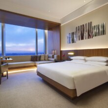 超值6.6折！美团 长春凯悦酒店1晚+品悦中餐厅悦惠双人套餐一份原价1288元 现价838元