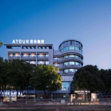 轻居酒店（亚朵旗下）两天一晚多店通兑358档（含早）358元（原价511元）