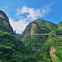 十渡东湖港风景区-（健身套票）【成人票】门票+悠悠桥+七彩玻璃栈道+天空之镜平台+玻璃眺望台+镂空祥云桥+瀑布群69.9元