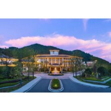 千岛湖福朋喜来登酒店1晚+沐春秘境温泉戏水体验/水乐园双人门票+酒店啤玩社千岛湖啤酒买一送一券1张+酒店啤玩社15...原价600元 现价388元