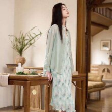 超V会员：xiangying 香影 薄荷曼波吊带连衣裙97元包邮