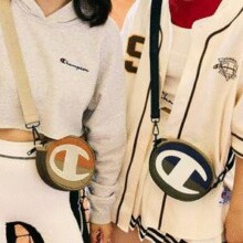 Mini可爱小圆包！Champion 冠军牌 撞色刺绣圆饼斜挎包U2CACPU61 多色￥69.10 4.6折