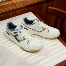 361° 型燃4 男款运动板鞋 672426604￥69.00 2.8折