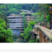 暑期通用｜龙胜温泉中心酒店｜不限次温泉+早餐+翡翠溪原价1999元（现价291）