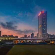 重庆万豪酒店2晚+甜蜜仲夏(冰淇淋2个)+51楼观景平台门票+两大一小自助早餐1188元