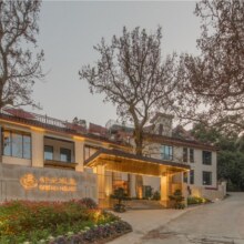 美团 普陀山观堂酒店1晚 双人份观音素面 晚间抄经 码头接送 首日欢迎水果1份 佛心禅意旅拍1份，暑假/周末不加价！！！616元