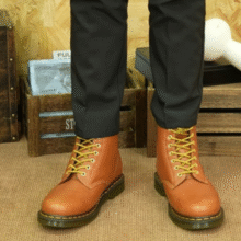 内里加绒！Dr. Martens 马丁博士 1460 加绒保暖8孔马丁靴￥353.45 6.9折 比上一次爆料降低 ￥98.05