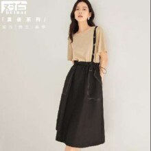 对白 2025夏装 女式圆领短袖连衣裙89元
