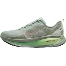 NIKE耐克男鞋NIKE VOMERO 18运动训练跑步鞋HM6803-002626.8元 (券后省10)