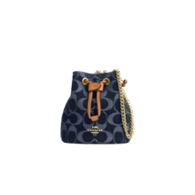29日10点：COACH 蔻驰Wristlet 12丹宁迷你手提水桶包CZ031899元包邮