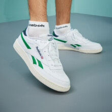 88VIP: Reebok 锐步 CLUB C REVENGE复古休闲绿色条纹板鞋133.33元（需凑单+1200个淘金币）