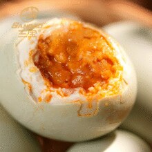 0.99元/枚！三宝 高邮咸鸭蛋 初生蛋40-50g*10枚￥9.90 7.1折