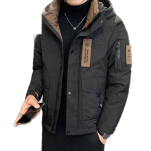 啄木鸟（TUCANO）时尚东北抗寒羽绒服男2025新款冬季连帽加厚短款防寒保暖外套潮 YR2336黑色时尚连帽款 M 【体重推荐100至115斤】320元 (满2件9.80折,券后省8)