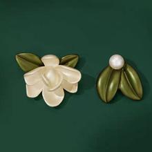 JAY 不对称栀子花耳钉