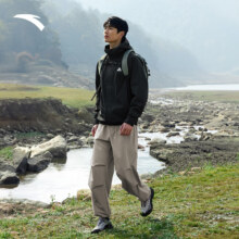 PLUS会员：ANTA安踏 大地之壳2.0 男款软壳衣外套折160.78元/件（2件321.56元，需凑单）