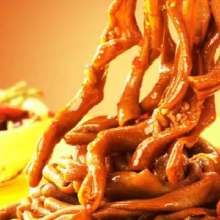 闭眼买：比比赞 香辣卤鸭肠 210g3.75元（需领券）