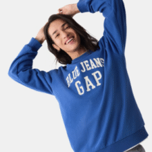 2025春季新款 ！Gap 盖璞 男女同款钩织logo圆领卫衣￥72.00