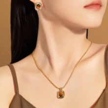 周大生旗下！Design Circles 设界 美拉德渐变虎眼石轻奢小众高级感气质颈链￥123.90 3.5折