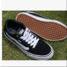 VANS 范斯 Faulkner美式经典薄绒男鞋板鞋 黑色 39-42.5242元包邮