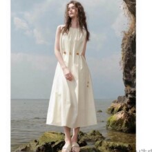超V：三彩 法式背心裙 莱赛尔连衣裙圆领串珠腰绳长裙178.2元（1.6折）