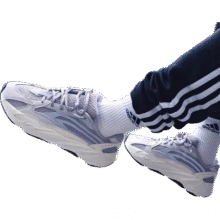 PLUS会员： 阿迪达斯Yeezy700异形反光女 运动老爹鞋EF2829589元