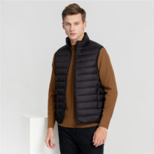 雪中飞 男式立领短款羽绒服马甲 宝石黑|8086-男 4XL 195/112A69元（需领券）