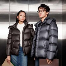 雪中飞 情侣款鹅绒轻钛200g高充绒羽绒服759元、白条659元