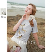 三彩 遮热光盾 2025夏季新款涂鸦豹纹T恤宽松休闲落肩袖上衣M65元（有首单礼金，超V会员价格更低）