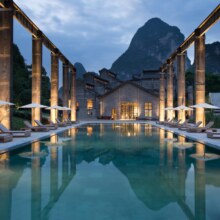 美团 阳朔糖舍度假酒店2晚+吊篮忆童真活动+糖忆之旅建筑艺术导览+首日时令水果+免費迷你吧软饮+夜床点心+生活美学旅拍一次2699元（合1349.5元/晚） 原价4198元